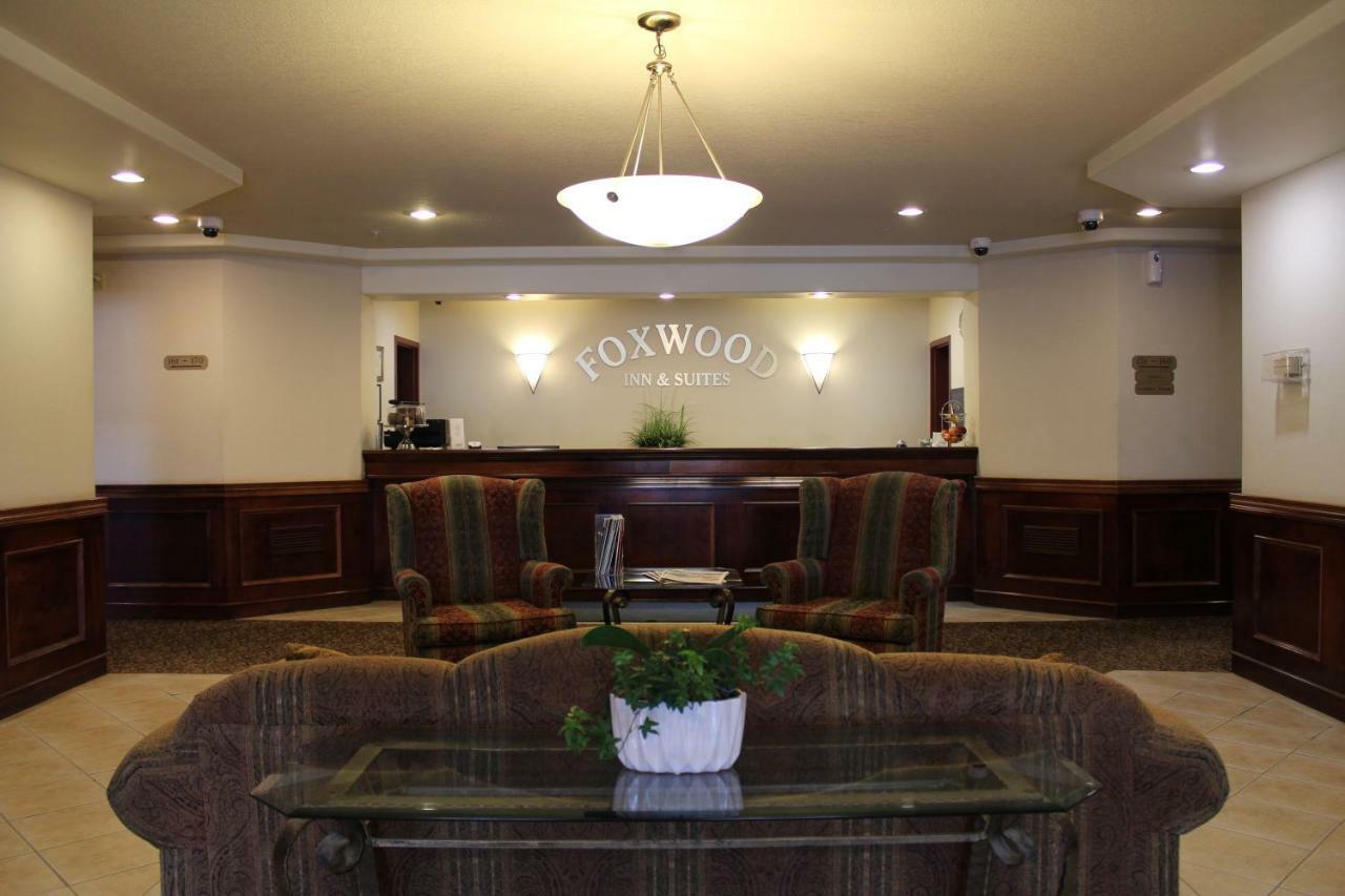 Fox Creek Foxwood Inn And Suites מראה חיצוני תמונה